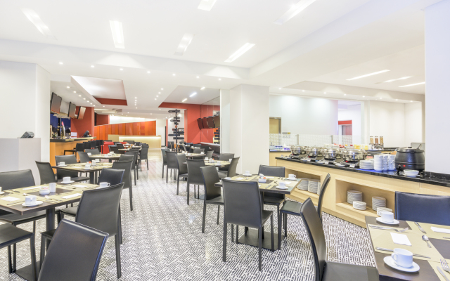 Fairfield by Marriott Bogota Embajada