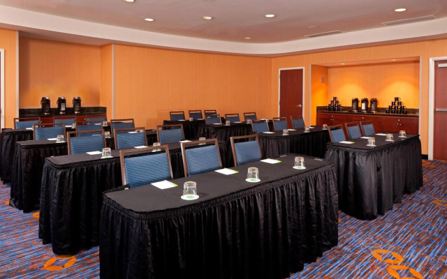 Courtyard By Marriott Farmington