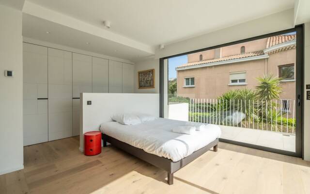 Superbe villa moderne avec piscine à Marseille