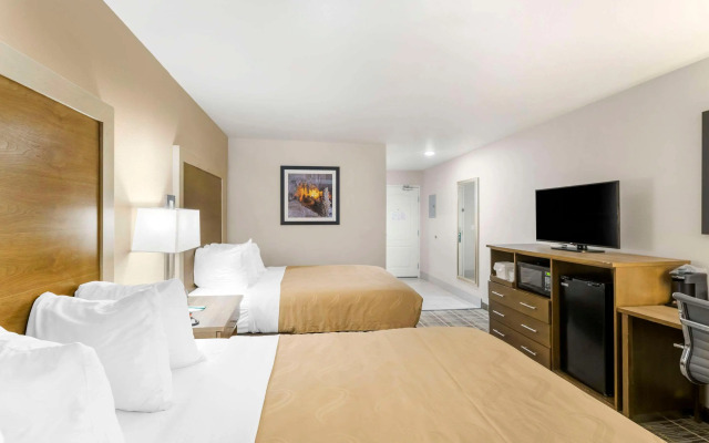 Quality Inn & Suites Carlsbad Caverns Area