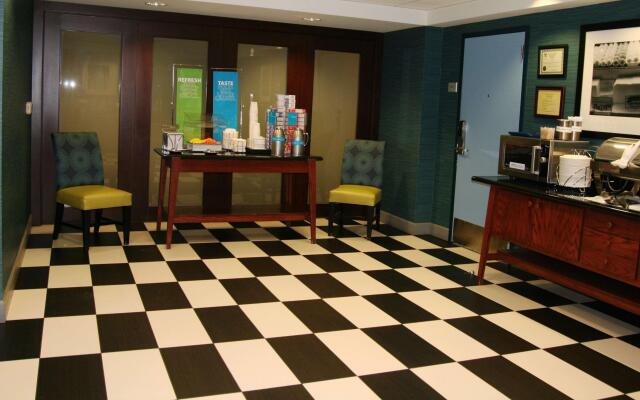 Hampton Inn & Suites Bloomington-Normal