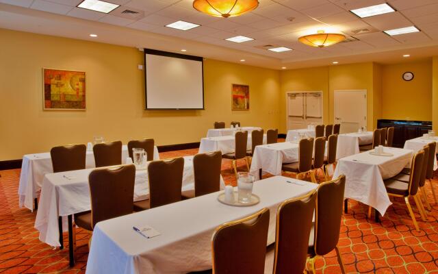 Holiday Inn Express & Suites, International Drive by IHG