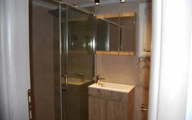 GTD33702 - Feel the Acropolis Apt