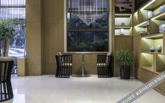 Tuke China Light Residence Hotel (Taishun Huahong Plaza Branch)