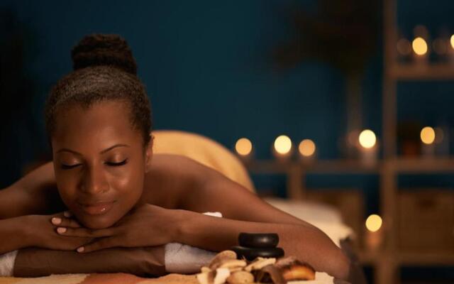 Hospitality Expert EDEN LUXE 1 Pool Beach Chef