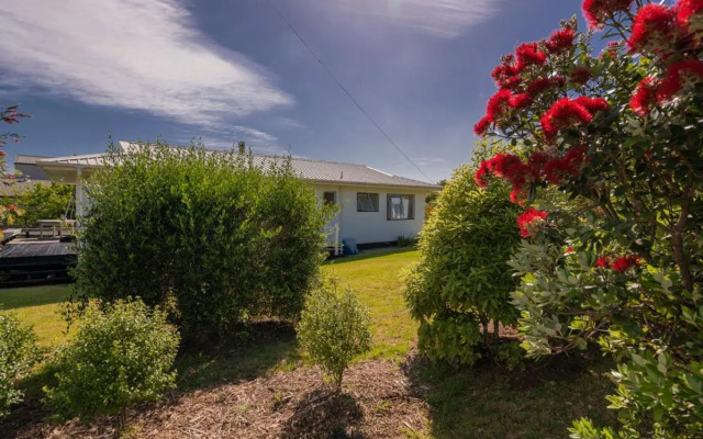 Silver Sands - Cooks Beach Holiday Home