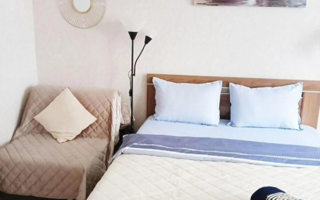 Апартаменты на проспекте Защитников Москвы, 7 к2