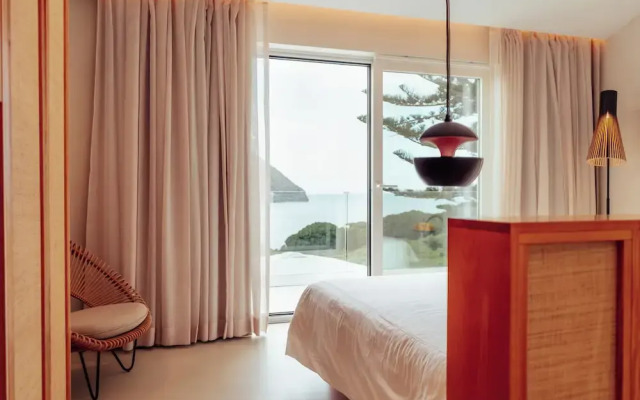 Silveira Bay Lounge Retreat