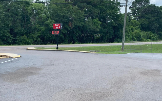 Americas Best Value Inn - Tillmans Corner / Mobile