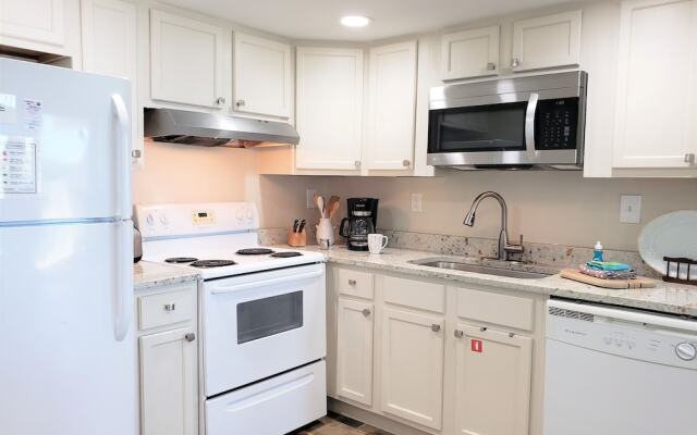 Island Winds West 170