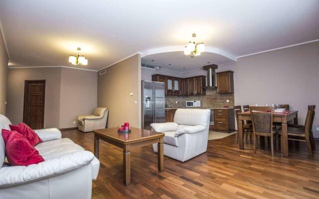 Luxury Apartments Just In Center