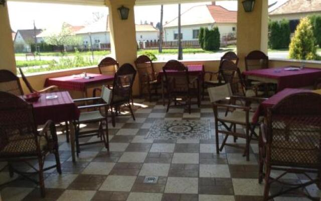 Főnix Fogadó