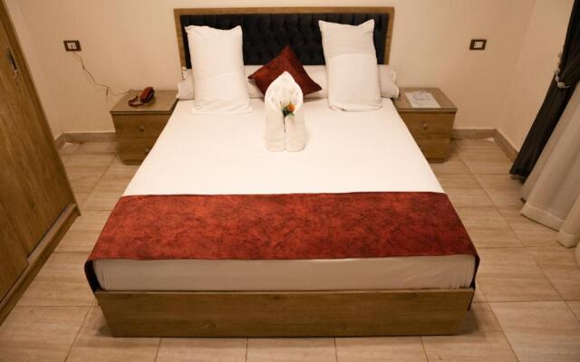 Heru Pyramids View Hotel