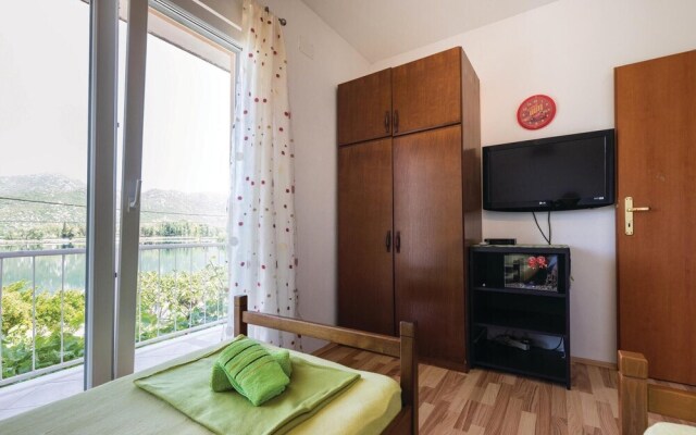 Nice Home in Bacinska Jezera With Wifi and 3 Bedrooms