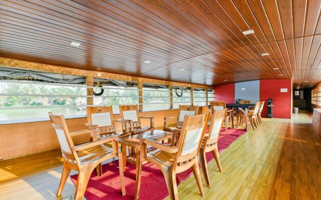 OYO 23231 KHBO Gold Sharing Houseboat