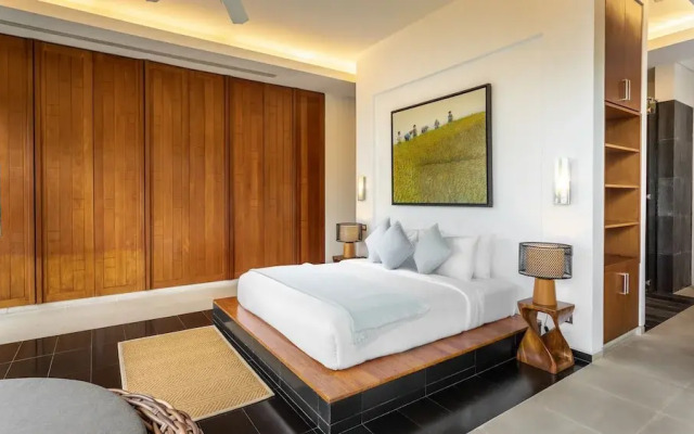 Villa Chelay - Luxury Waterfront Villa