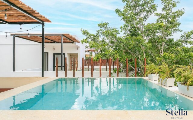 3 Story Home with Private Roof Pool and Tropical Views