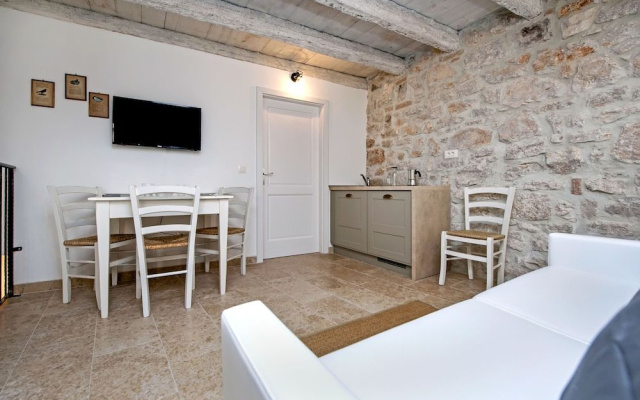 Apartments Casa Roccia Bianca