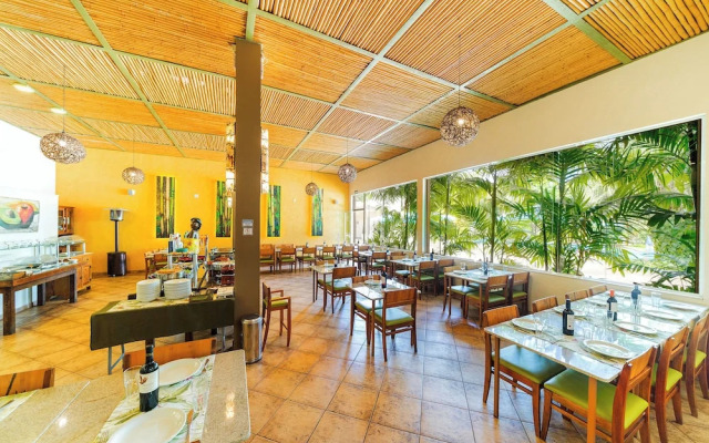 Hotel Mil Flores