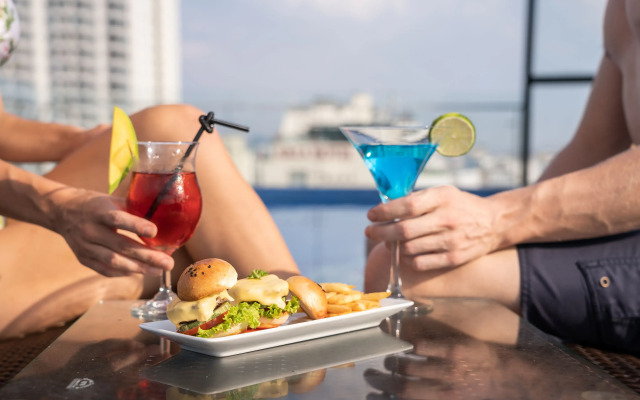 Sunny Ocean Hotel & Spa