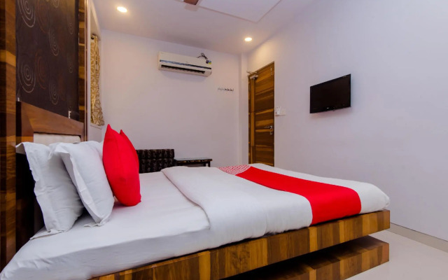 OYO 408 Vile Parle