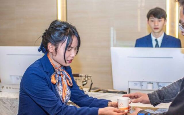 Yucheng Hotel (Haiyuan College of Medical University, Kunming High-tech Zone)