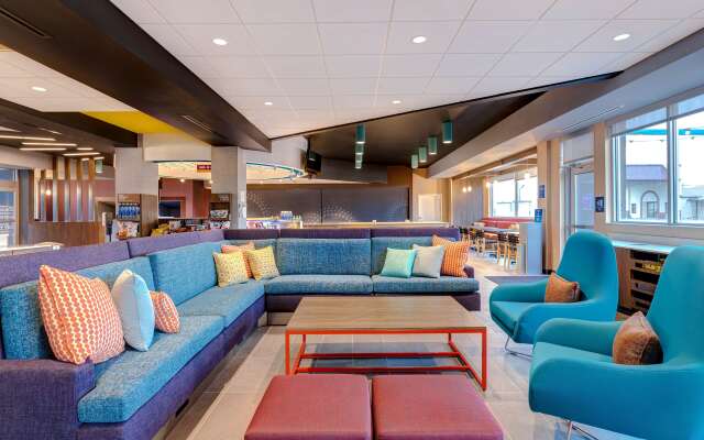 Tru by Hilton Grantville, PA