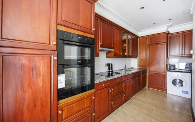 Carlton Court - Mayfair
