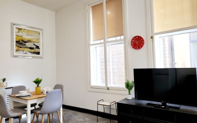 Remarkable 2-bed Apartment in Huddersfield