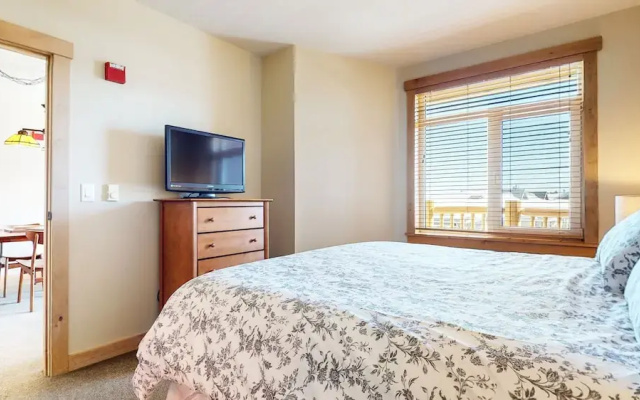 Sunstone #231 2 Bedroom Condo by RedAwning