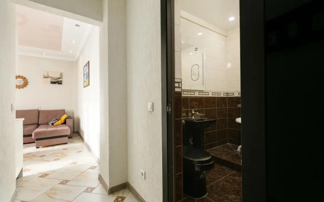 Yousinn (Юсинн) на улице Героев Революции