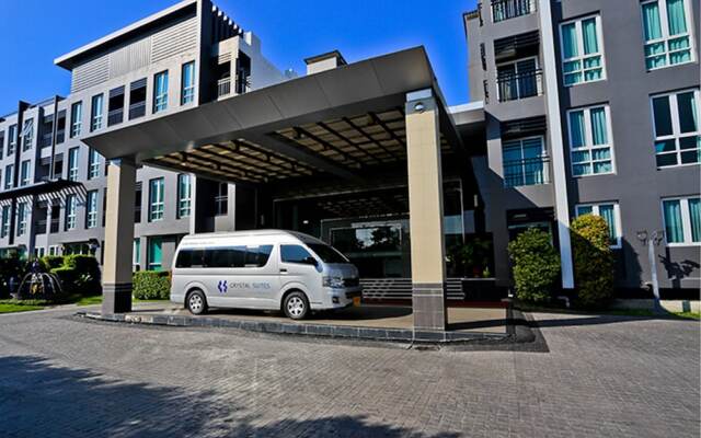 Crystal Suites Suvarnabhumi Airport