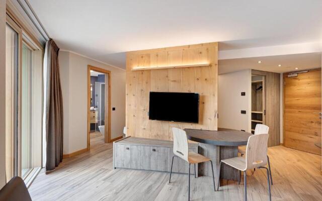Wood Mountain Planet Suite House