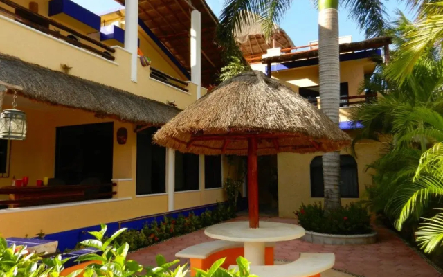 La Buena Vida Suites
