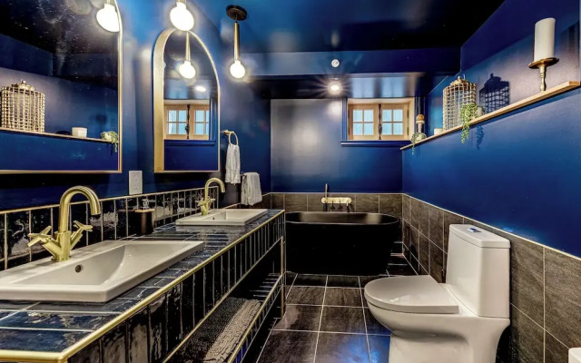 Majestic 3-Bedroom Designer Apartment