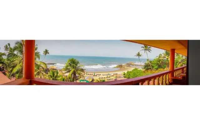 Alcove Beach Resort