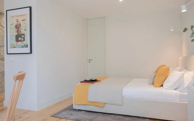 Liiiving in Porto Charming Downtown Delight II