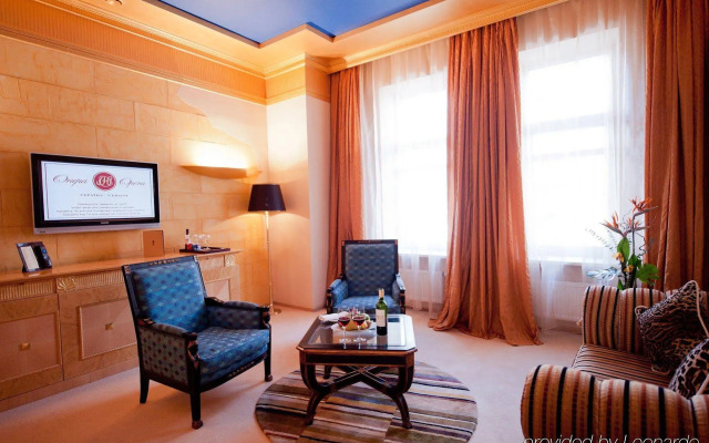 Opera Hotel