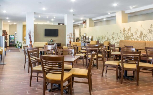 MainStay Suites Lincoln University Area