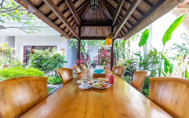 Gatra Ubud Inn