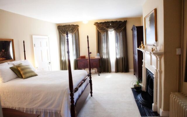 Holladay House B&B