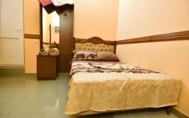 Green Hostel and Tours