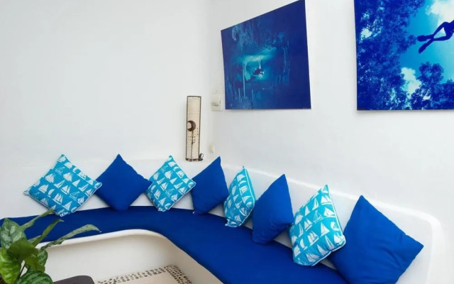 Aqualuna Boutique by Sunrise