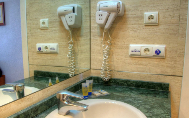 Hotel Puertobahia & Spa