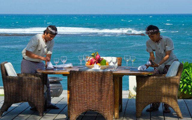 Majapahit Beach Villas