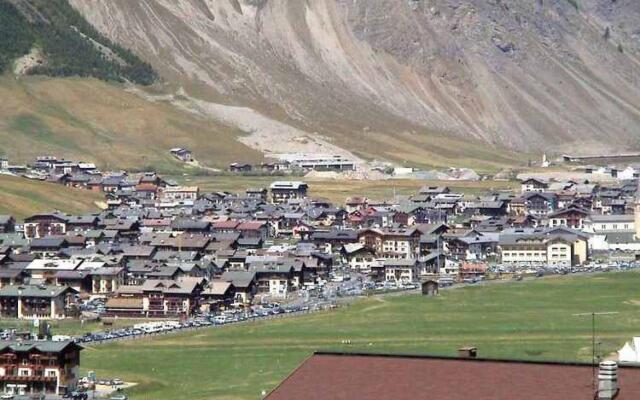 Exquisite Holiday Home in Livigno near Ski Area