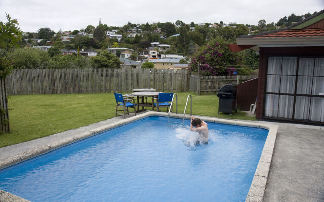 Cherry Court Motor Lodge