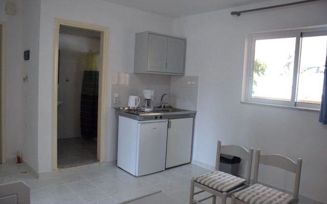 Rhoe Seaside Apartments