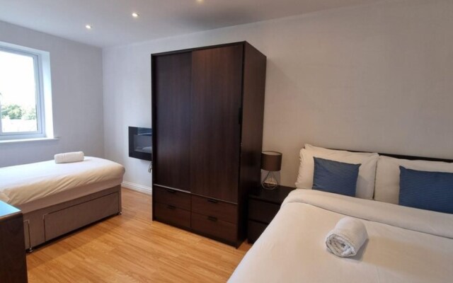 Cliffe House by Kasar Stays