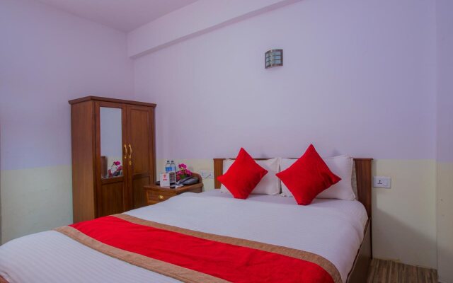OYO 255 White Zambala Hotel